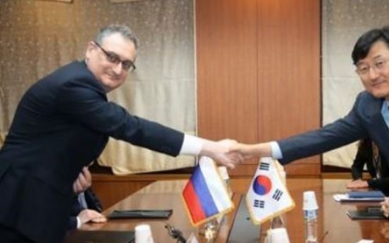 Korea, Russia discuss advancing bilateral cooperation