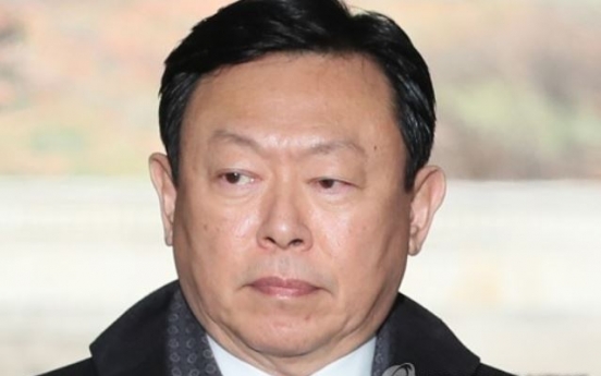 Lotte in disarray over its head's possible jail term