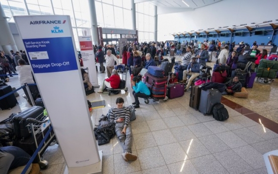 Power outage halts flights at Atlanta international airport