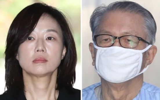 Prosecutors retain sentence demand for two ex-Park aides over artist blacklist