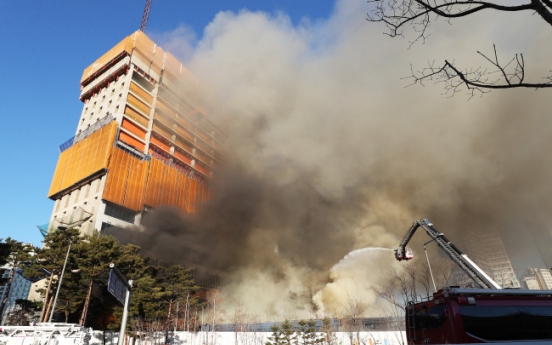 Fire at construction site of apartment complex claims one life