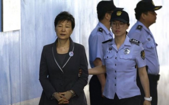 Park faces new charges for taking bribes from NIS