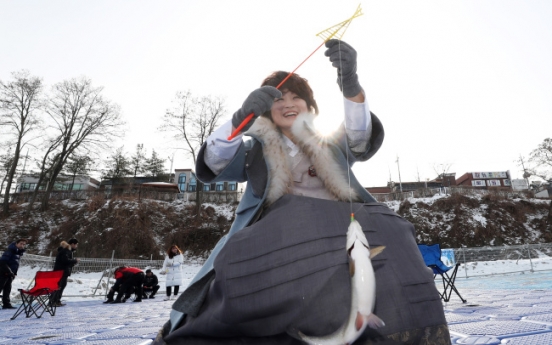 [Photo News] Trout fishing festival