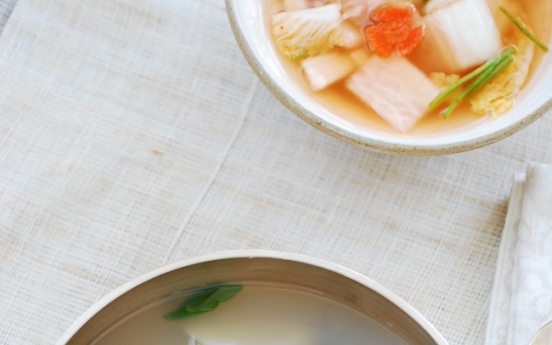 [Home Cooking] Gul tteokguk (Oyster rice cake soup)