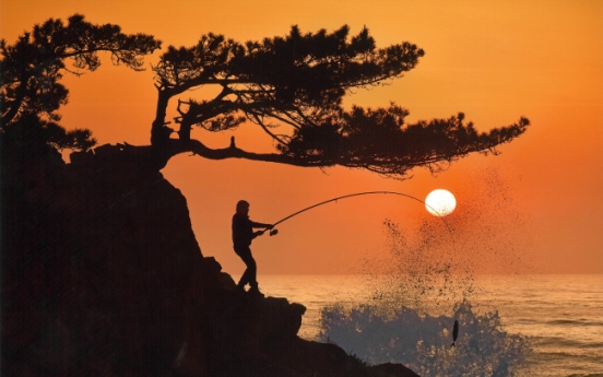 [Photo News] Fishing at sunset