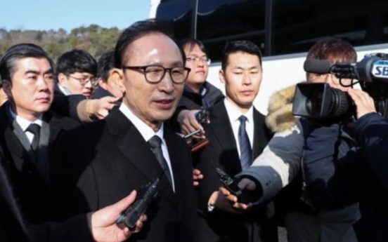 Cheong Wa Dae to formally invite former leader Lee Myung-bak to Olympics