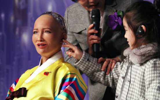 AI robot debuts at Seoul forum