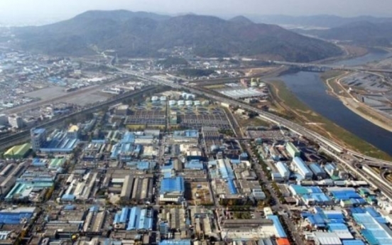 Korea's industrial output falls 0.2% in December