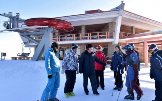 S. Korean skiers head to North by chartered plane