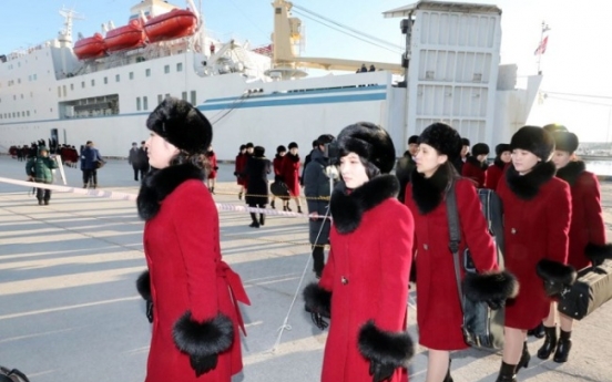 NK asks S. Korea to offer fuel for ship that carried art troupe