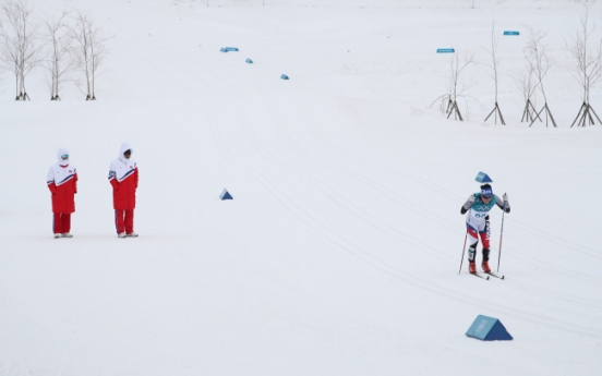 [PyeongChang 2018] A touching photograph shows NK coaches rooting for S. Korean athlete