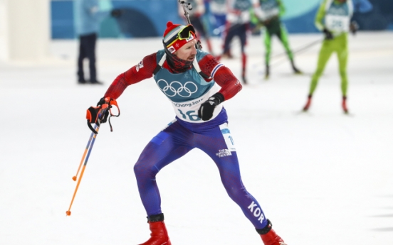 Timofei Lapshin finishes 22nd in men's 12.5km biathlon pursuit