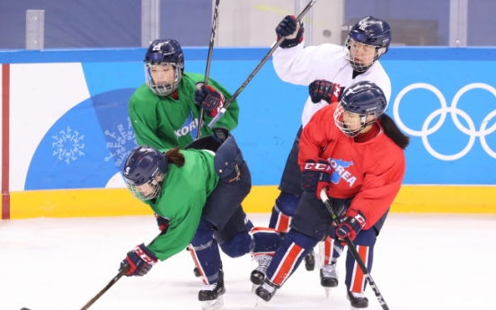 [PyeongChang 2018] 3 N. Koreans dress for joint hockey team's final game