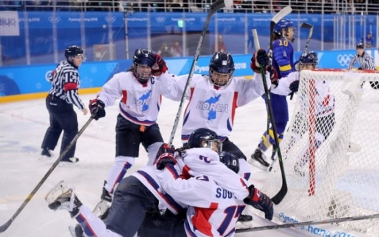 [PyeongChang 2018]  Even with losses piling up, unified Korean hockey team hailed as symbol of peace