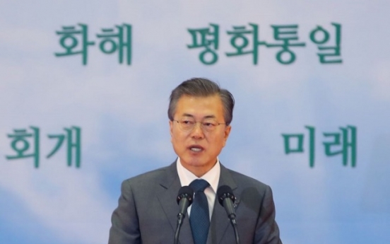 Moon's approval rating jumps back to over 70% amid thaw in ties with NK