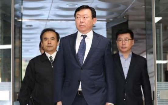 Lotte beefs up managerial efforts amid chairman's imprisonment