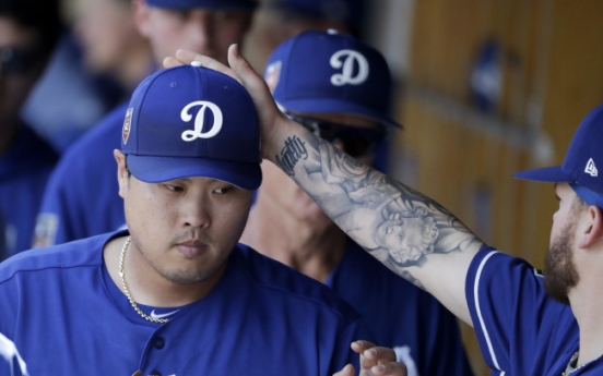 Dodgers’ Ryu Hyun-jin suffers 1st spring training loss