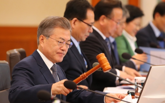 Moon seeks ‘direct democracy’ though Constitution amendment