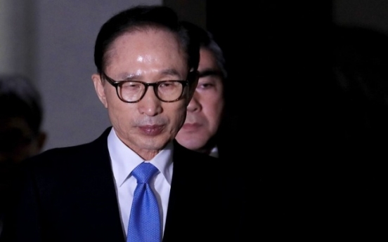 Court to decide on ex-President Lee's arrest without hearing