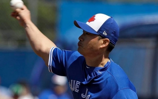 Oh Seung-hwan pitches perfect inning in debut for Blue Jays