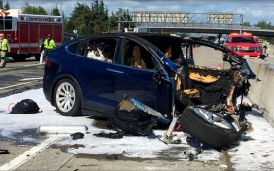 Tesla, Feds clash over release of fatal crash information