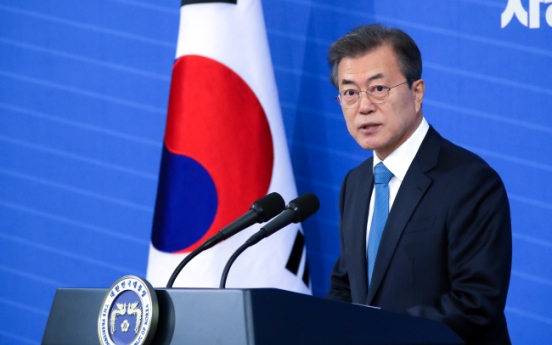 Moon's approval rating declines amid controversy over FSS chief