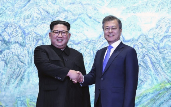 [2018 Inter-Korean summit] Moon, Kim discuss inter-Korean issues