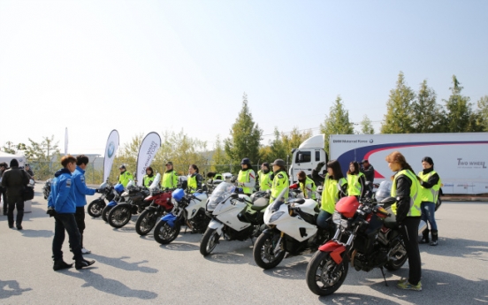 [Feature] Middle-aged riders reduce Korea's stigma of motorcycles