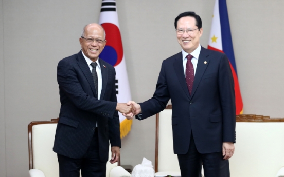 Korea, Philippines vow close military ties