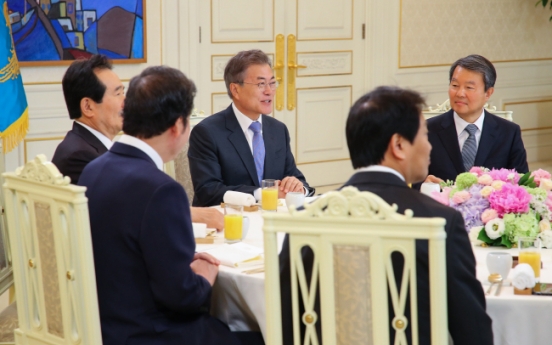 Moon meets top leaders over outcome of historic inter-Korean summit