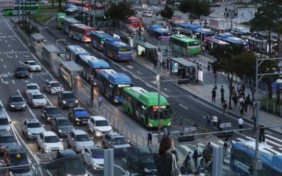 Young Koreans more likely to leave work on time: data