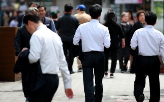 Workers ambivalent about 52-hour maximum workweek: survey