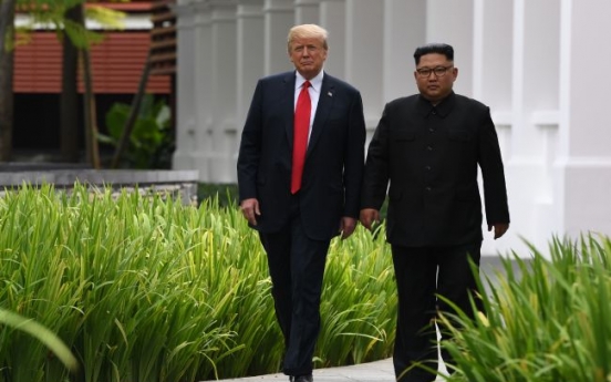 [US-NK Summit] Unusual moments loosen up mood for Trump-Kim summit