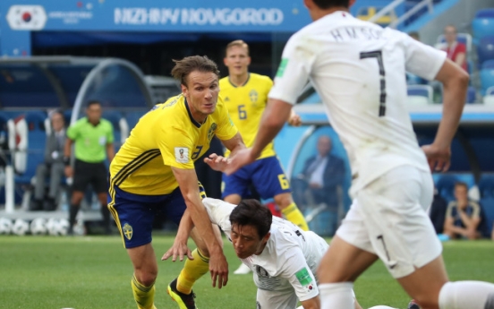 [World Cup] Korea face rocky road ahead after losing Group F opener to Sweden