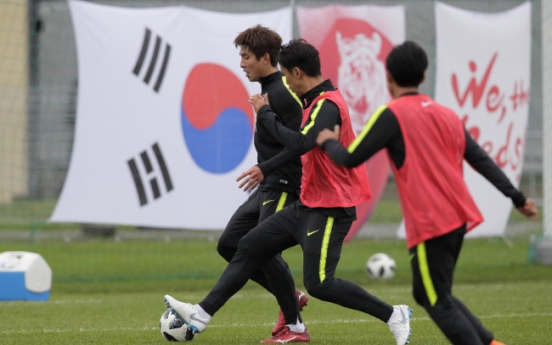 [World Cup] After painful defeat to Mexico, S. Korea conduct post-match training in rain