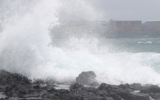 1 dead, 1 missing as Typhoon Prapiroon approaches Korea