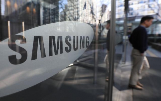 Samsung growth slows as smartphone sales fall