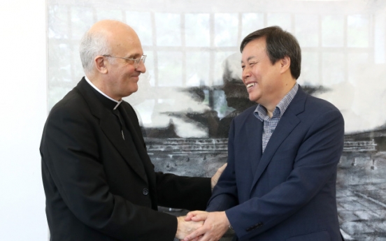 Culture Minister meets Vatican diplomat to S. Korea