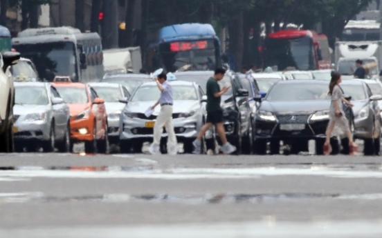 ‘Hottest days of the year’ as temperatures hover around 35 C