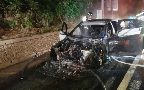 Transport ministry advises BMW 520d owners to refrain from driving over possible engine fire