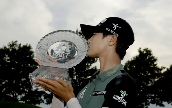 Park Sung-hyun returns to top of women's world golf rankings