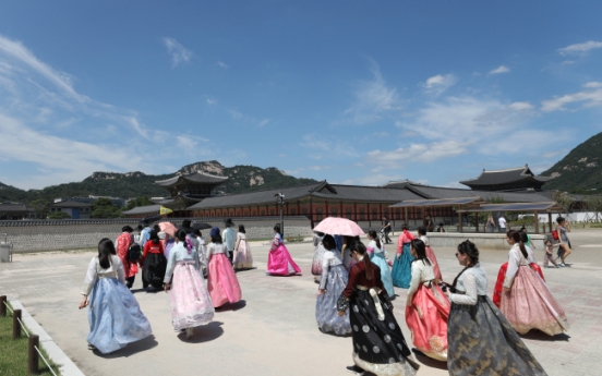 Number of foreign tourists to Korea jumps 24% in July