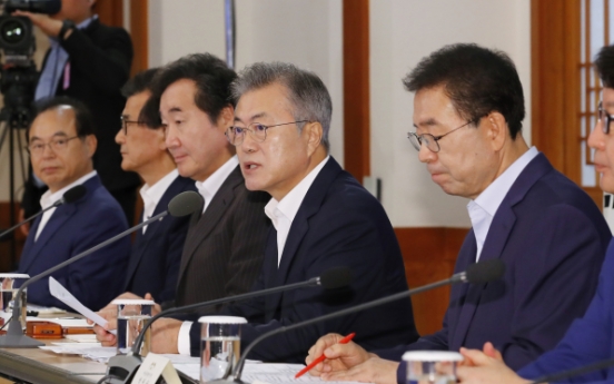 Moon urges local governments' efforts to create jobs