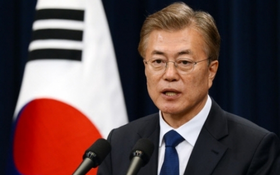 Moon's approval rating dips to new low