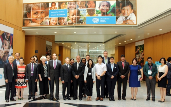 Foreign envoys learn about vaccines at IVI