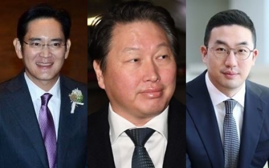 [Newsmaker] Three chaebol chiefs join Moon’s Pyongyang trip