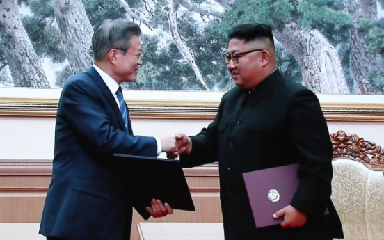 [Breaking] Moon, Kim sign summit agreement in Pyongyang