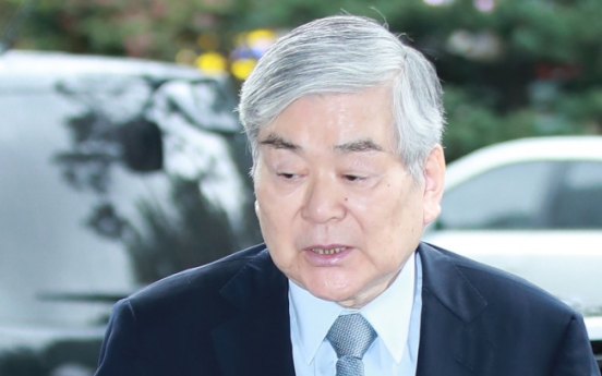 Korean Air chief quizzed over embezzlement allegations