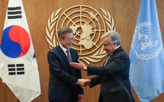 Moon seeks int'l support for inter-Korean ties in meeting with UN chief