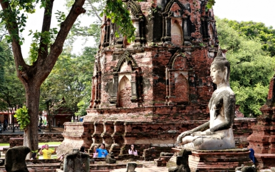 Vestiges of melting pot in fallen city Ayutthaya